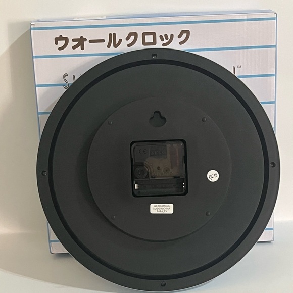 Sumikko Gurashi 2021 Wall Clock - Picture 3 of 10